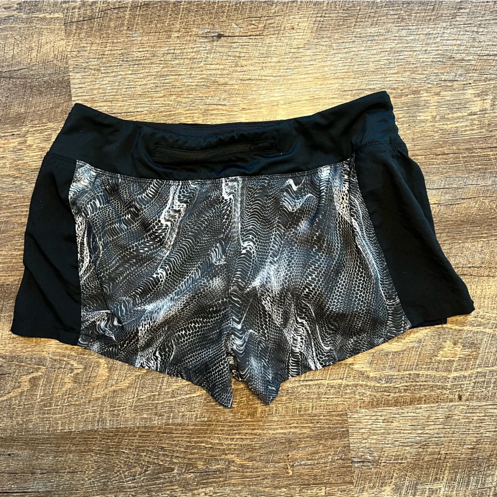 Nike Running Shorts in Black and White Pattern. - Picture 4 of 6
